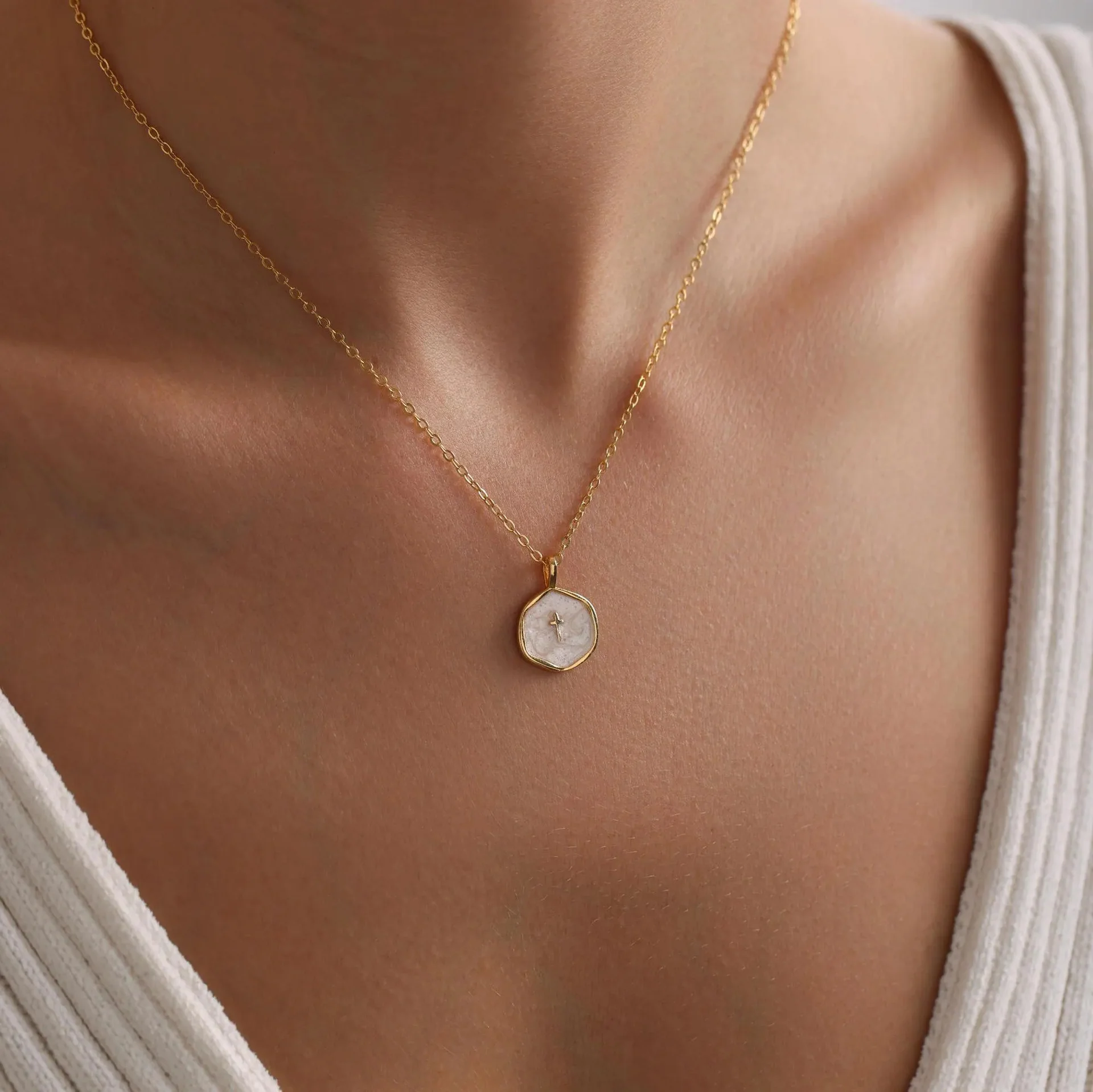Golden Cross Pendant - Image 3
